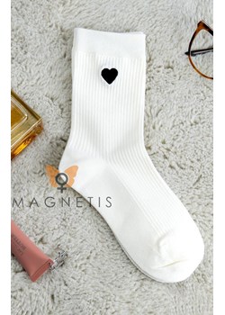 Białe skarpetki w prążek z serduszkiem YN-5038, Kolor biały, Rozmiar uniwersalny, Magnetis ze sklepu Intymna w kategorii Skarpetki damskie - zdjęcie 187272053