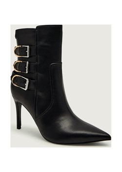 Guess Botki na szpilce RICALY | z dodatkiem skóry - id: GU255W000295990 - marki Guess - 187272903 Guess Botki na szpilce RICALY | z dodatkiem skóry ze sklepu Gomez Fashion Store w kategorii Botki - zdjęcie 187272903