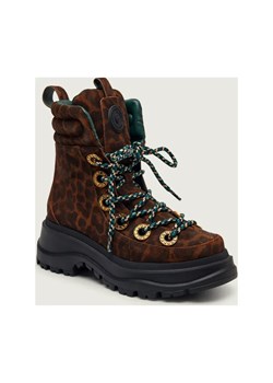 Kurt Geiger Botki na platformie KENSINGTON HIKER | zamsz ze sklepu Gomez Fashion Store w kategorii Botki - zdjęcie 187273952