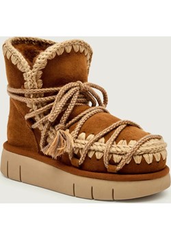 MOU Śniegowce Bounce boot Scoubidou | zamsz - id: OU255W000013006 - marki Mou - 187274063 MOU Śniegowce Bounce boot Scoubidou | zamsz ze sklepu Gomez Fashion Store w kategorii Śniegowce damskie - zdjęcie 187274063