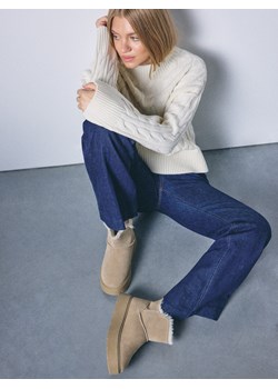 Mohito - Skórzane beżowe śniegowce - beżowy ze sklepu Mohito w kategorii Śniegowce damskie - zdjęcie 187274941