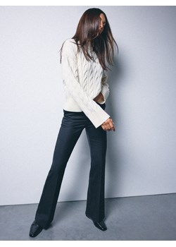 Mohito - Sweter z bawełny i wełny - kremowy - id: 447EQ-01X - marki Mohito - 187274992 Mohito - Sweter z bawełny i wełny - kremowy ze sklepu Mohito w kategorii Swetry damskie - zdjęcie 187274992