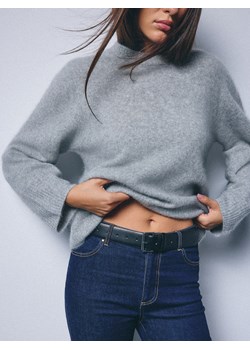 Mohito - Wełniany szary sweter - szary - id: 565EQ-09X - marki Mohito - 187275032 Mohito - Wełniany szary sweter - szary ze sklepu Mohito w kategorii Swetry damskie - zdjęcie 187275032