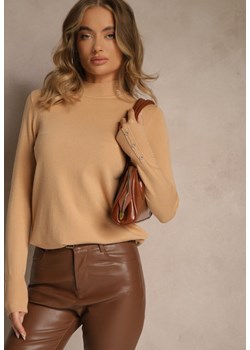 Ciemnobeżowy Golf o Dopasowanym Kroju Zdobiony Minimalistycznymi Aplikacjami Unissa - id: WMY-5854-MIX5K-44-D.BEIGE - marki Renee - 187275750 Ciemnobeżowy Golf o Dopasowanym Kroju Zdobiony Minimalistycznymi Aplikacjami Unissa ze sklepu renee.pl w kategorii Swetry damskie - zdjęcie 187275750