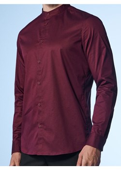 Sinsay - Gładka koszula slim fit ze stójką - bordowy - id: 114EV-83X - marki Sinsay - 187276261 Sinsay - Gładka koszula slim fit ze stójką - bordowy ze sklepu Sinsay w kategorii Koszule męskie - zdjęcie 187276261