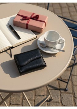 Sinsay - Czarny portfel z imitacji skóry krokodyla - czarny - id: 919EJ-99X - marki Sinsay - 187276381 Sinsay - Czarny portfel z imitacji skóry krokodyla - czarny ze sklepu Sinsay w kategorii Portfele damskie - zdjęcie 187276381