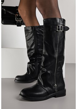 Czarne Kozaki Typu Bikery Ozdobione Suwakiem i Klamrą Linvera - id: 401797 - marki born2be - 187278672 Czarne Kozaki Typu Bikery Ozdobione Suwakiem i Klamrą Linvera ze sklepu born2be.pl w kategorii Kozaki damskie - zdjęcie 187278672