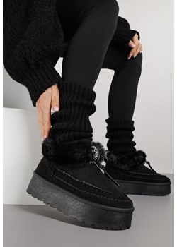 Czarne Śniegowce na Grubej Podeszwie z Ozdobnymi Przeszyciami i Futerkiem Lindera - id: 401831 - marki born2be - 187278704 Czarne Śniegowce na Grubej Podeszwie z Ozdobnymi Przeszyciami i Futerkiem Lindera ze sklepu born2be.pl w kategorii Śniegowce damskie - zdjęcie 187278704