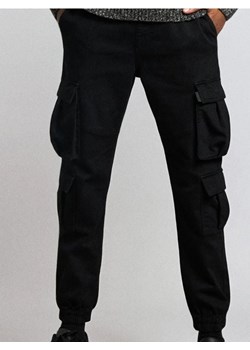 Sinsay - Jeansy cargo - czarny - id: 484FB-99X - marki Sinsay - 187280721 Sinsay - Jeansy cargo - czarny ze sklepu Sinsay w kategorii Jeansy męskie - zdjęcie 187280721