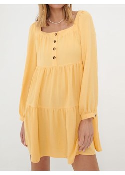 Sinsay - Rozkloszowana sukienka mini z dekoltem karo i guzikami z przodu - kremowy - id: 5823J-12X - marki Sinsay - 187280742 Sinsay - Rozkloszowana sukienka mini z dekoltem karo i guzikami z przodu - kremowy ze sklepu Sinsay w kategorii Sukienki - zdjęcie 187280742