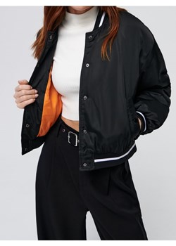 Sinsay - Kurtka bejsbolówka - czarny - id: 6794A-99X - marki Sinsay - 187280770 Sinsay - Kurtka bejsbolówka - czarny ze sklepu Sinsay w kategorii Kurtki damskie - zdjęcie 187280770