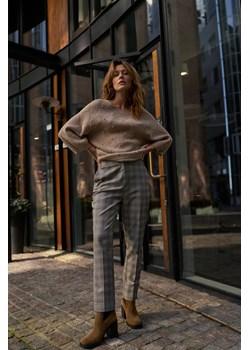 Spodnie w kratę szare ze sklepu Moodo.pl w kategorii Spodnie damskie - zdjęcie 187285074