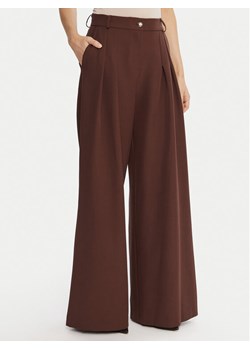 Maryley Spodnie materiałowe 25IB579/43CO Brązowy Regular Fit - id: 0000305850225 - marki Maryley - 187285533 Maryley Spodnie materiałowe 25IB579/43CO Brązowy Regular Fit ze sklepu MODIVO w kategorii Spodnie damskie - zdjęcie 187285533