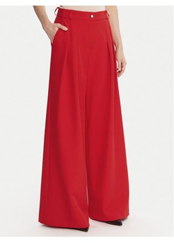 Maryley Spodnie materiałowe 25IB579/43MA Czerwony Regular Fit - id: 0000305850232 - marki Maryley - 187285632 Maryley Spodnie materiałowe 25IB579/43MA Czerwony Regular Fit ze sklepu MODIVO w kategorii Spodnie damskie - zdjęcie 187285632