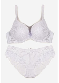 Biały Koronkowy Komplet Biustonosz i Majtki Figi w Klasycznym Stylu Ezirene - id: 8248-71-WHITE - marki Renee - 187290293 Biały Koronkowy Komplet Biustonosz i Majtki Figi w Klasycznym Stylu Ezirene ze sklepu renee.pl w kategorii Komplety bielizny damskiej - zdjęcie 187290293