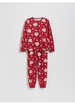 Reserved - Świąteczna piżama Pusheen - czerwony - id: 821GX-33X - marki Reserved - 187291000 Reserved - Świąteczna piżama Pusheen - czerwony ze sklepu Reserved w kategorii Piżamy dziecięce - zdjęcie 187291000