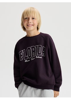 Reserved - Bluza z napisami - bordowy - id: 901FJ-83X - marki Reserved - 187292841 Reserved - Bluza z napisami - bordowy ze sklepu Reserved w kategorii Bluzy chłopięce - zdjęcie 187292841