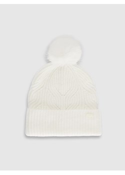 Dziewczęca czapka z pomponem 4F 4FJWAW25ACAPF648 - biała ze sklepu Sportstylestory.com w kategorii Czapki dziecięce - zdjęcie 187293744