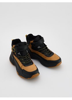 Reserved - Wysokie buty trekkingowe - bursztynowy ze sklepu Reserved w kategorii Buty zimowe dziecięce - zdjęcie 187294440