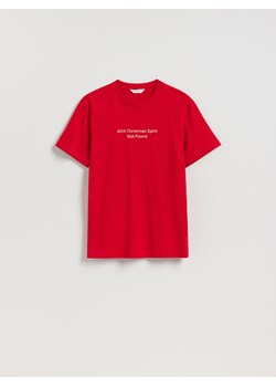 Reserved - T-shirt regular ze świątecznym nadrukiem - intenstywna czerwień - id: 685HO-29X - marki Reserved - 187294450 Reserved - T-shirt regular ze świątecznym nadrukiem - intenstywna czerwień ze sklepu Reserved w kategorii T-shirty męskie - zdjęcie 187294450