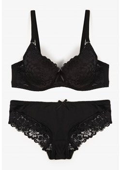 Czarny Koronkowy Komplet Biustonosz i Majtki Figi w Klasycznym Stylu Ezirene - id: 8248-38-BLACK - marki Renee - 187296924 Czarny Koronkowy Komplet Biustonosz i Majtki Figi w Klasycznym Stylu Ezirene ze sklepu renee.pl w kategorii Komplety bielizny damskiej - zdjęcie 187296924