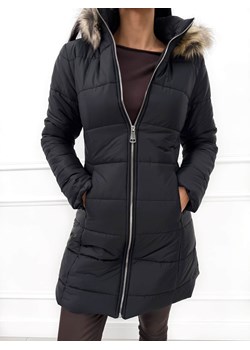 Czarna Zimowa Pikowana Kurtka z Odpinanym Kapturem - id: 23070365 - marki Modnakiecka.pl - 187297683 Czarna Zimowa Pikowana Kurtka z Odpinanym Kapturem ze sklepu ModnaKiecka.pl w kategorii Kurtki damskie - zdjęcie 187297683