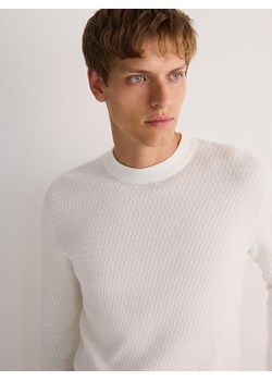 Reserved - Bawełniany półgolf - złamana biel - id: 493CC-01X - marki Reserved - 187298000 Reserved - Bawełniany półgolf - złamana biel ze sklepu Reserved w kategorii Swetry męskie - zdjęcie 187298000