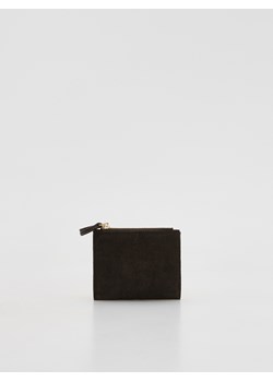 Reserved - Zamszowy portfel - ciemnobrązowy - id: 784FD-89X - marki Reserved - 187298144 Reserved - Zamszowy portfel - ciemnobrązowy ze sklepu Reserved w kategorii Portfele damskie - zdjęcie 187298144