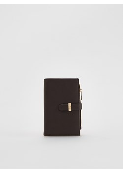 Reserved - Portfel z ozdobnym detalem - ciemnobrązowy - id: 778FD-89X - marki Reserved - 187299514 Reserved - Portfel z ozdobnym detalem - ciemnobrązowy ze sklepu Reserved w kategorii Portfele damskie - zdjęcie 187299514