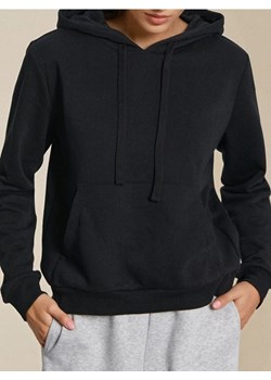 Sinsay - Dresowa bluza hoodie z kieszenią - czarny ze sklepu Sinsay w kategorii Bluzy damskie - zdjęcie 187301713