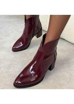 Bordowe lakierowane botki damskie na obcasie M.Daszyński 2337-13 - id: 32493 - marki Daszyński - 187303583 Bordowe lakierowane botki damskie na obcasie M.Daszyński 2337-13 ze sklepu suzana.pl w kategorii Botki - zdjęcie 187303583