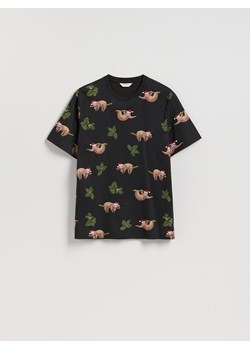 Reserved - T-shirt regular ze świątecznym motywem - czarny - id: 525EX-99X - marki Reserved - 187304653 Reserved - T-shirt regular ze świątecznym motywem - czarny ze sklepu Reserved w kategorii T-shirty męskie - zdjęcie 187304653