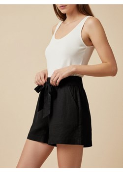 Sinsay - Szorty z wiązaniem w pasie - czarny - id: 4231Z-99X - marki Sinsay - 187306022 Sinsay - Szorty z wiązaniem w pasie - czarny ze sklepu Sinsay w kategorii Szorty - zdjęcie 187306022