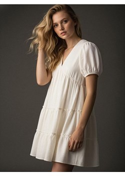 Sinsay - Sukienka mini z wiskozą z domieszką lnu - biały - id: 495DA-00X - marki Sinsay - 187306033 Sinsay - Sukienka mini z wiskozą z domieszką lnu - biały ze sklepu Sinsay w kategorii Sukienki - zdjęcie 187306033