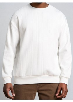 Sinsay - Prążkowana bluza crewneck - kremowy - id: 963EU-01X - marki Sinsay - 187306120 Sinsay - Prążkowana bluza crewneck - kremowy ze sklepu Sinsay w kategorii Bluzy męskie - zdjęcie 187306120