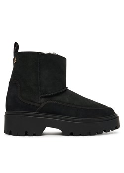 Tommy Hilfiger Śniegowce Real Shearling Pullon FW0FW08997 Czarny - id: 0000305551313 - marki Tommy Hilfiger - 187306422 Tommy Hilfiger Śniegowce Real Shearling Pullon FW0FW08997 Czarny ze sklepu MODIVO w kategorii Śniegowce damskie - zdjęcie 187306422