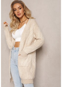 Jasnobeżowy Luźny Kardigan Niezapinany z Dłuższym Włosiem Karsta - id: 234501-299-CREAM - marki Renee - 187308550 Jasnobeżowy Luźny Kardigan Niezapinany z Dłuższym Włosiem Karsta ze sklepu renee.pl w kategorii Swetry damskie - zdjęcie 187308550
