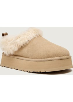 UGG Śniegowce W TAZZELLE | zamsz | shearling - id: UG255W000028202 - marki UGG - 187309060 UGG Śniegowce W TAZZELLE | zamsz | shearling ze sklepu Gomez Fashion Store w kategorii Śniegowce damskie - zdjęcie 187309060
