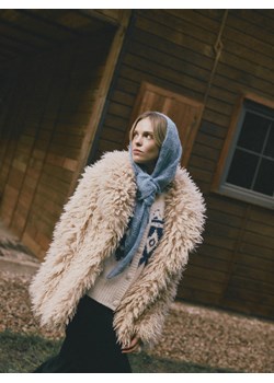 Reserved - Chusta z wełną i moherem - jasnoniebieski - id: 321GX-50X - marki Reserved - 187312201 Reserved - Chusta z wełną i moherem - jasnoniebieski ze sklepu Reserved w kategorii Szaliki i chusty damskie - zdjęcie 187312201