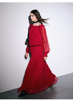 Mohito - Czerwona sukienka maxi - czerwony - id: 003HV-33X - marki Mohito - 187314393 Mohito - Czerwona sukienka maxi - czerwony ze sklepu Mohito w kategorii Sukienki - zdjęcie 187314393