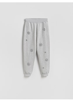 Reserved - Spodnie dresowe z aplikacjami - ciemnoszary - id: 626GA-90M - marki Reserved - 187315254 Reserved - Spodnie dresowe z aplikacjami - ciemnoszary ze sklepu Reserved w kategorii Spodnie damskie - zdjęcie 187315254