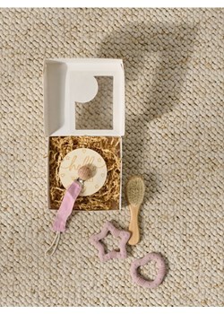 Sinsay - Zestaw niemowlęcy: uchyt na smoczek, szczotka do włosów, gryzak, akcesorium do zdjęć - różowy ze sklepu Sinsay w kategorii Zabawki - zdjęcie 187316002