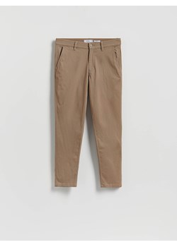 Reserved - Bawełniane spodnie chino slim - beżowy ze sklepu Reserved w kategorii Spodnie męskie - zdjęcie 187316622