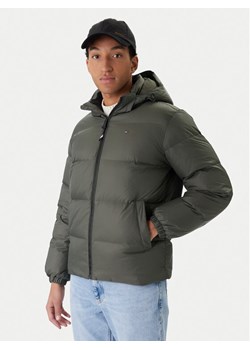 Tommy Jeans Kurtka puchowa Essential DM0DM19786 Zielony Regular Fit - id: 0000305361141 - marki Tommy Jeans - 187319921 Tommy Jeans Kurtka puchowa Essential DM0DM19786 Zielony Regular Fit ze sklepu MODIVO w kategorii Kurtki męskie - zdjęcie 187319921