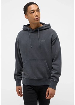 Męska Bluza Nierozpinana Mustang Style Eden Pirate Black 1015925 4088 ze sklepu YouNeedit.pl w kategorii Bluzy męskie - zdjęcie 187321280