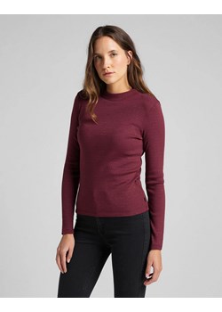 DAMSKA KOSZULKA LEE HIGH NECK LS RIB TEE RED OCHRE L44DPHOE 112109823 ze sklepu YouNeedit.pl w kategorii Koszule damskie - zdjęcie 187321551