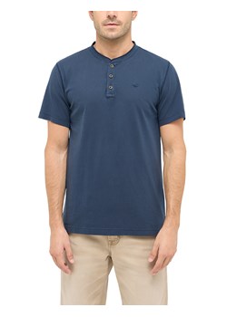 Męski T-Shirt Mustang Style Austin Dark Sapphire 1016283 4136 ze sklepu YouNeedit.pl w kategorii T-shirty męskie - zdjęcie 187321652