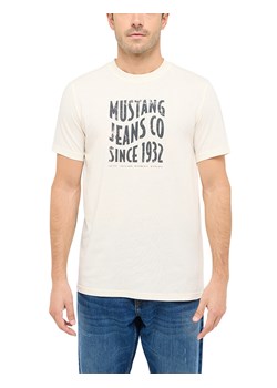 Męski T-Shirt Mustang Style Austin Whisper White 1016272 2013 ze sklepu YouNeedit.pl w kategorii T-shirty męskie - zdjęcie 187321954