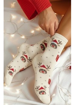 Świąteczne skarpetki damskie ecru Renifery i prezenty 1283.032, Kolor ecru, Rozmiar 37-41, Milena ze sklepu Intymna w kategorii Skarpetki damskie - zdjęcie 187324450