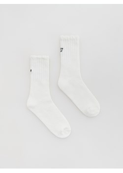 Reserved - Skarpetki z haftem - złamana biel ze sklepu Reserved w kategorii Skarpetki damskie - zdjęcie 187327334